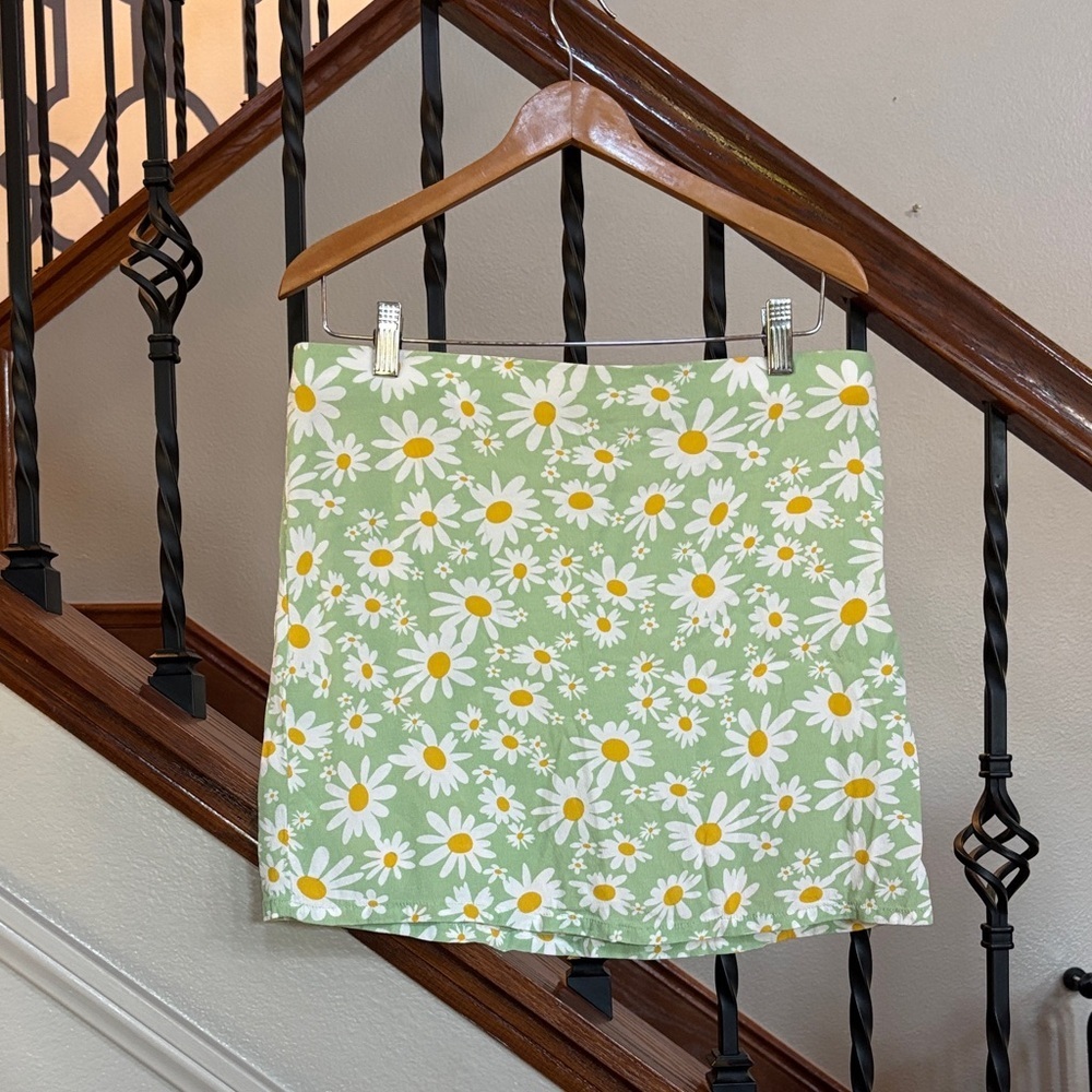 Elodie Green Daisy Floral Green Skirt 🌼